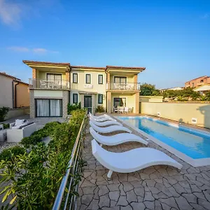 Sunset Deluxe Apartment Vir